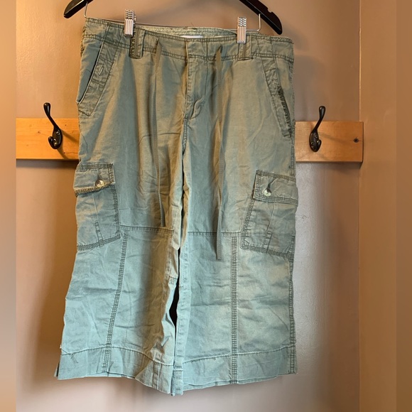 George & Martha Capris - Picture 1 of 3